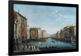 Vue Du Grand Canal Depuis Le Palais Balbi, Vers Le Pont Du Rialto, Avec Une Regate - View of the Gr-Giuseppe Bernardino Bison-Framed Giclee Print