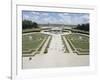 Vue du parc : vue perspective du parterre de Latone, prise de l'allée royale-null-Framed Giclee Print