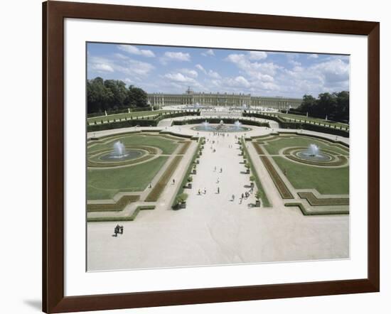 Vue du parc : vue perspective du parterre de Latone, prise de l'allée royale-null-Framed Giclee Print