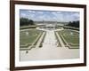 Vue du parc : vue perspective du parterre de Latone, prise de l'allée royale-null-Framed Giclee Print