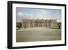 Vue extérieure : côté parc, façade sur les jardins, corps central du château, vue axiale-null-Framed Giclee Print