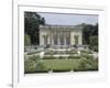 Vue extérieure du Petit Trianon : façade sud sur les parterres du jardin français-null-Framed Giclee Print