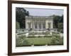 Vue extérieure du Petit Trianon : façade sud sur les parterres du jardin français-null-Framed Giclee Print