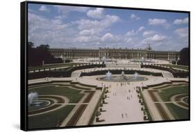 Vue extérieure et aérienne du château de Versail, côté jardins : château vu-null-Framed Stretched Canvas