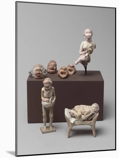 Vue groupée de figurines en terre cuite béotienne-null-Mounted Giclee Print