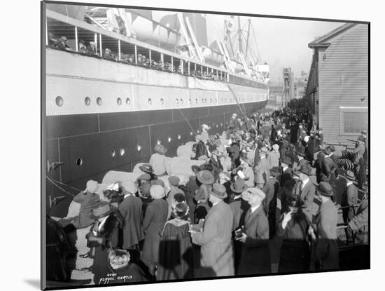 W.H. Alexander Leaving Dock, 1923-Asahel Curtis-Mounted Giclee Print