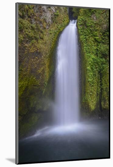 Wahclella Falls, Columbia River Gorge-Howie Garber-Mounted Photographic Print