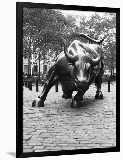 Wall Street Bull Sculpture-Chris Bliss-Framed Photographic Print