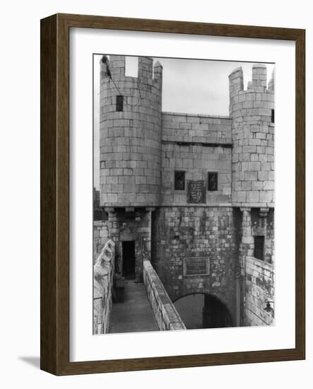 Walmgate Bar-null-Framed Photographic Print