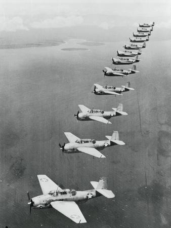 https://imgc.allpostersimages.com/img/posters/war-planes-flying-in-formation_u-L-PZOH9W0.jpg?artPerspective=n