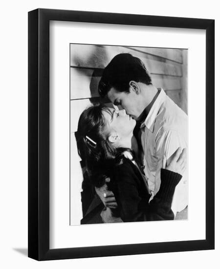 Warren Beatty; Natalie Wood. "Splendor in the Grass" [1961], Directed by Elia Kazan.-null-Framed Photographic Print