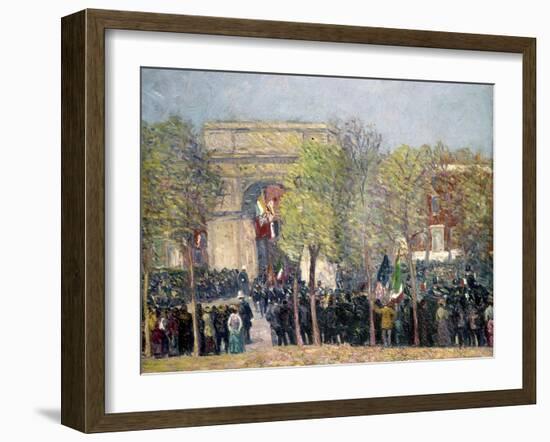 Washington Square, 1918-William James Glackens-Framed Giclee Print