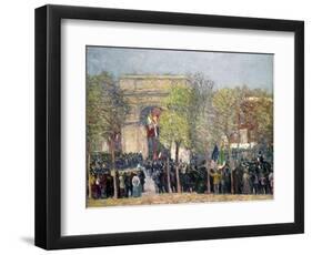 Washington Square, 1918-William James Glackens-Framed Giclee Print