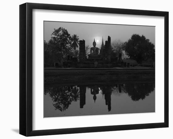 Wat Mahathat, Sukhothai Historical Park, UNESCO World Heritage Site, Sukhothai Province, Thailand,-Ben Pipe-Framed Photographic Print
