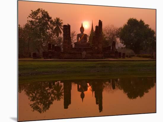 Wat Mahathat, Sukhothai Historical Park, UNESCO World Heritage Site, Sukhothai Province, Thailand,-Ben Pipe-Mounted Photographic Print