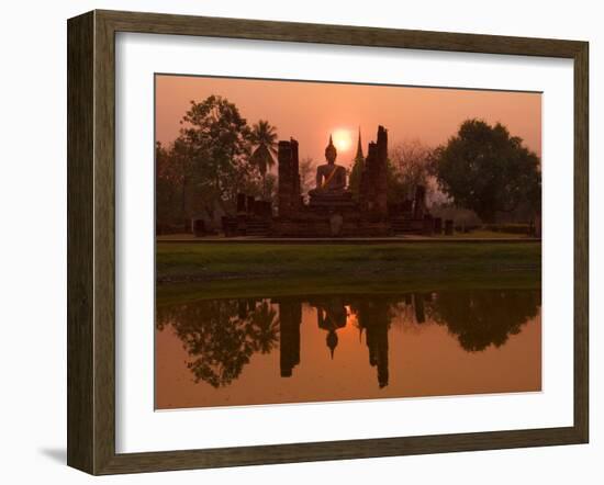 Wat Mahathat, Sukhothai Historical Park, UNESCO World Heritage Site, Sukhothai Province, Thailand,-Ben Pipe-Framed Photographic Print