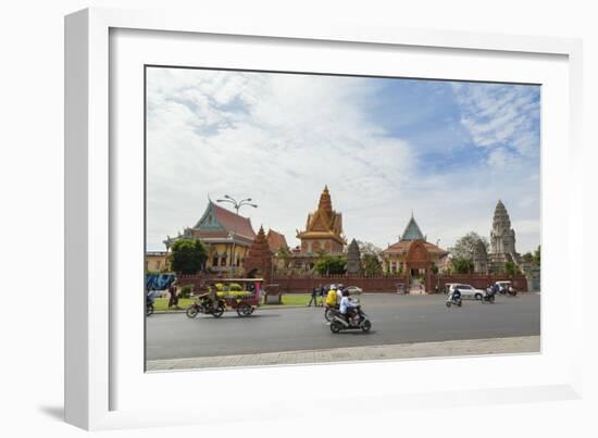 Wat Ounalom, Phnom Penh, Cambodia-null-Framed Giclee Print