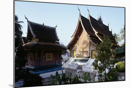 Wat Xieng Thong (Or Temple of Golden City)-null-Mounted Giclee Print