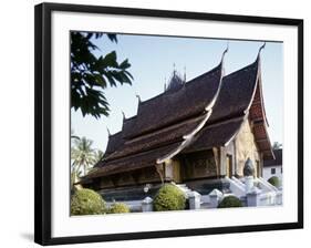 Wat Xieng Thong (Or Temple of Golden City)-null-Framed Giclee Print