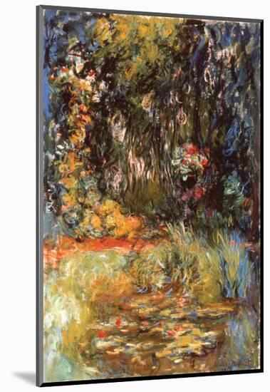 Water Lily Pond, 1918-Claude Monet-Mounted Art Print