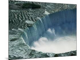 Water Rushing over Horseshoe Falls-Ron Watts-Mounted Photographic Print