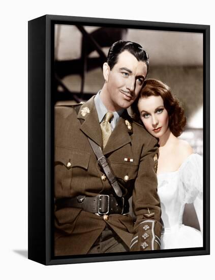 WATERLOO BRIDGE, from left: Robert Taylor, Vivien Leigh, 1940-null-Framed Stretched Canvas