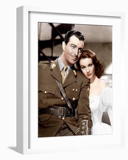 WATERLOO BRIDGE, from left: Robert Taylor, Vivien Leigh, 1940-null-Framed Photo