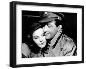 Waterloo Bridge, Vivien Leigh, Robert Taylor, 1940-null-Framed Photo