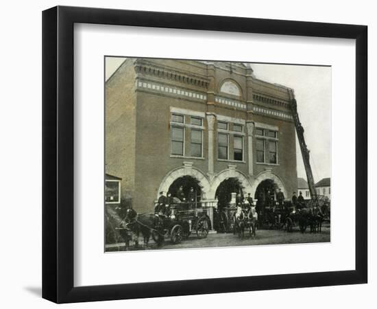 Waterloo, Iowa - Fire Station Exterior Photograph-Lantern Press-Framed Art Print