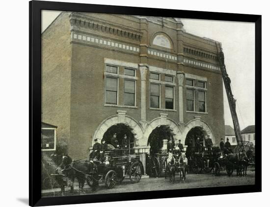 Waterloo, Iowa - Fire Station Exterior Photograph-Lantern Press-Framed Art Print