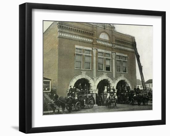 Waterloo, Iowa - Fire Station Exterior Photograph-Lantern Press-Framed Art Print