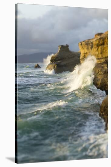 Waves Crashing Along Cape Kiwanda. Pacific City, OR-Justin Bailie-Stretched Canvas