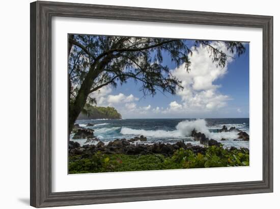 Waves Crashing Upon Rocks, Laupahoehoe Park, Hawaii, USA-Jaynes Gallery-Framed Photographic Print