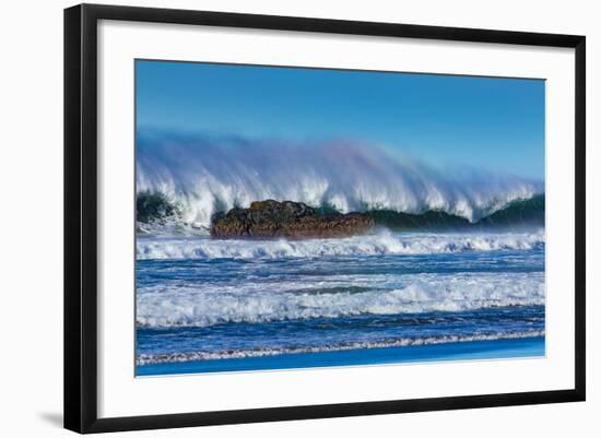 Waves in Cayucos I-Lee Peterson-Framed Photo