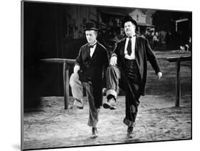 Way Out West, Stan Laurel, Oliver Hardy, 1937-null-Mounted Photo