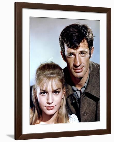 Week end a Zuydcoote by HenriVerneuil with Jean Paul Belmondo and Catherine Spaak, 1964 (photo)-null-Framed Photo