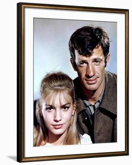 Week end a Zuydcoote by HenriVerneuil with Jean Paul Belmondo and Catherine Spaak, 1964 (photo)-null-Framed Photo