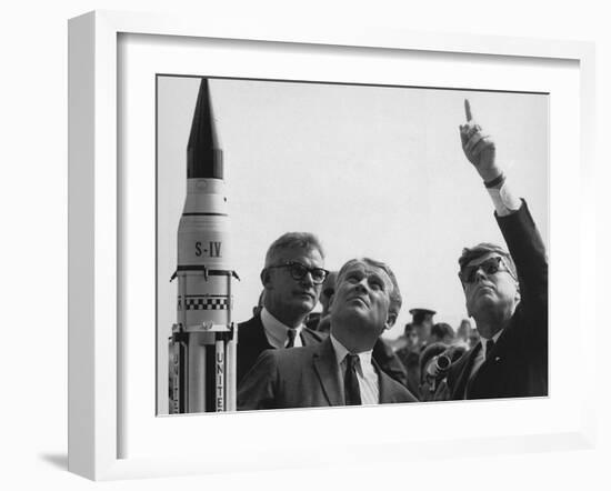 Wernher Von Braun Explains the Saturn Launch System to President Kennedy, Nov. 16, 1963-null-Framed Photo