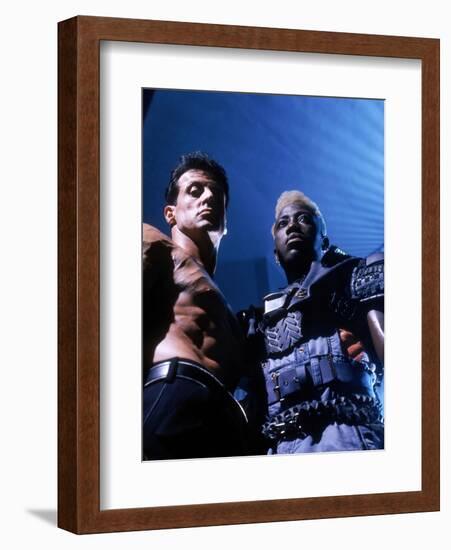 WESLEY SNIPES; SYLVESTER STALLONE. "Demolition Man" [1993], directed by MARCO BRAMBILLA.-null-Framed Photographic Print