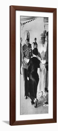 West London Mayors and Mayoresses Presented to the King, Kensington, 1935-null-Framed Giclee Print