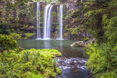 https://imgc.allpostersimages.com/img/posters/whangarei-falls-a-popular-waterfall-in-the-northlands-region-of-north-island-new-zealand-pacific_u-L-Q12R6W50.jpg?artPerspective=n