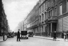 St Paul's Churchyard and a Tollgate, London, 1926-1927-Whiffin-Mounted Giclee Print