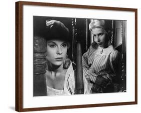 Wild Strawberries, (aka Smultronstallet), Bibi Andersson, Ingrid Thulin, 1957-null-Framed Photo