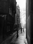 Students Walking Along Magpie Lane at Oxford University-William Vandivert-Photographic Print
