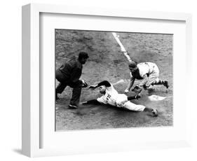 Willie Mays (1931- )-null-Framed Giclee Print