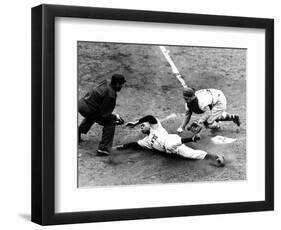 Willie Mays (1931- )-null-Framed Premium Giclee Print