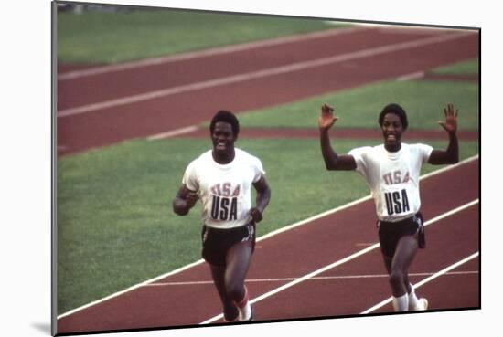 Winners of the 400-Meter Relay Race at the 1972 Summer Olympic Games in Munich, Germany-John Dominis-Mounted Photographic Print