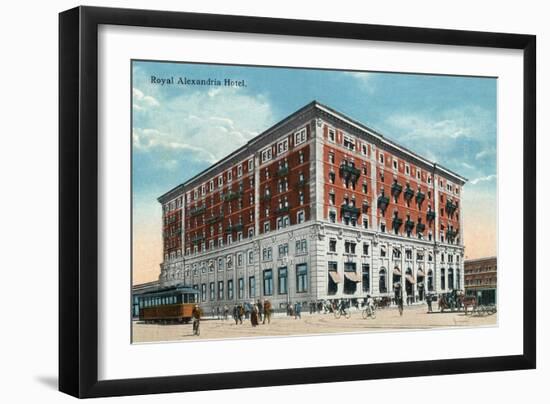 Winnipeg, Manitoba - Royal Alexandria Hotel Exterior-Lantern Press-Framed Art Print