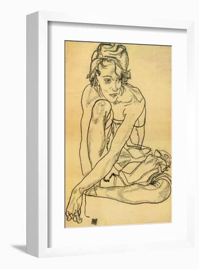 Woman Crouching, 1918-Egon Schiele-Framed Premium Giclee Print