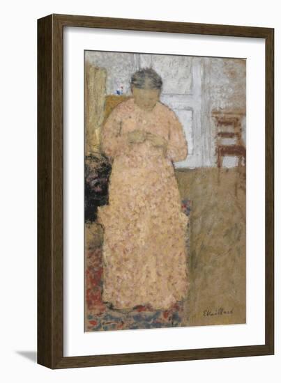 Woman in Pink Dress, Um 1900-1904-Édouard Vuillard-Framed Giclee Print